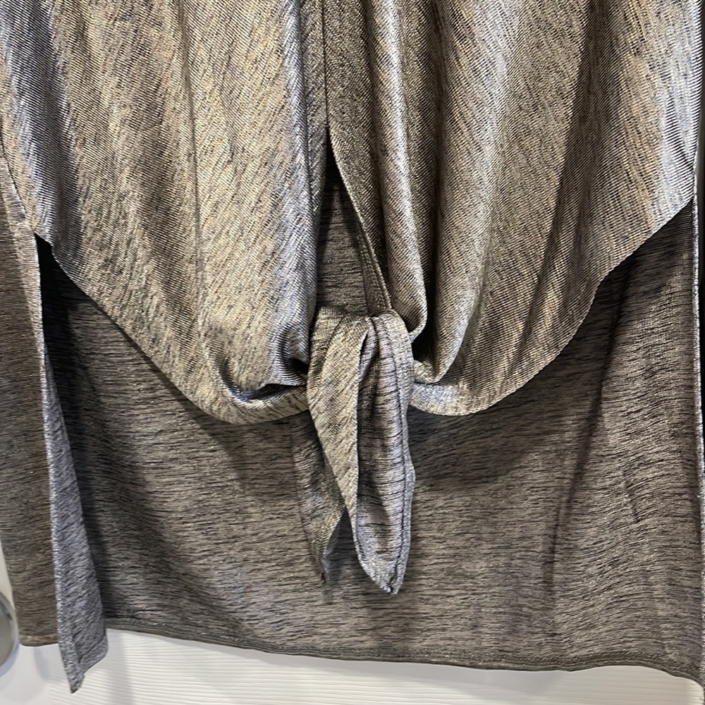 ‼️BUNDLE SALE 4 FOR $20 - NWOT Gorgeous crop top - Picture 9 of 12